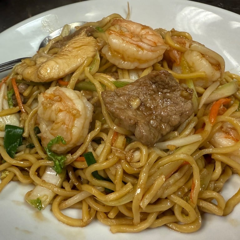 N5. House Special Lo Mein
