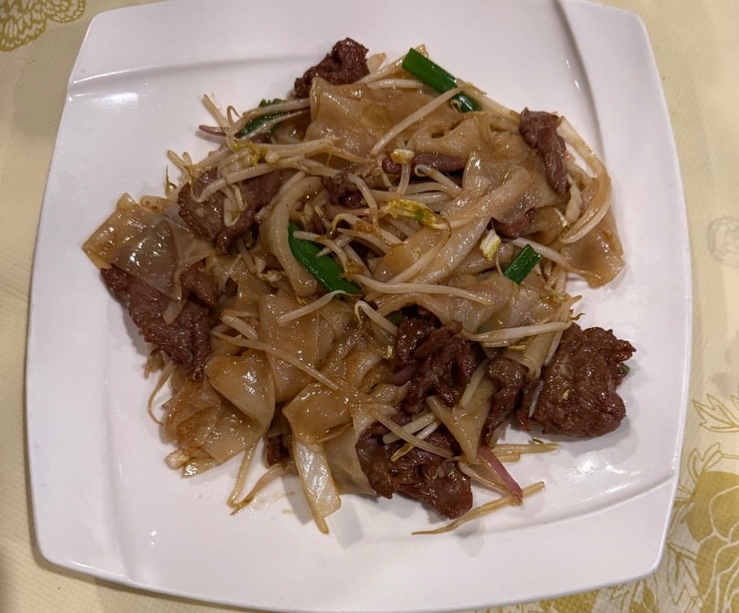 102. Chow Fun w. Beef