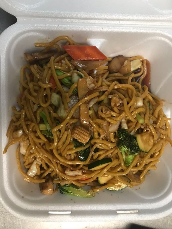 LM3. Vegetable Lo Mein 蔬菜捞面