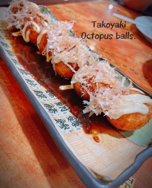 17. Takoyaki （6pcs)