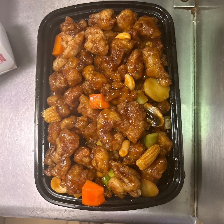 腰果鸡<br>83. Chicken w. Cashew Nuts