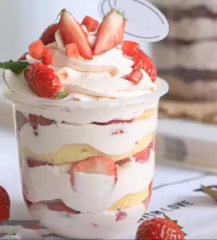 Cake in Cup  strawberry
