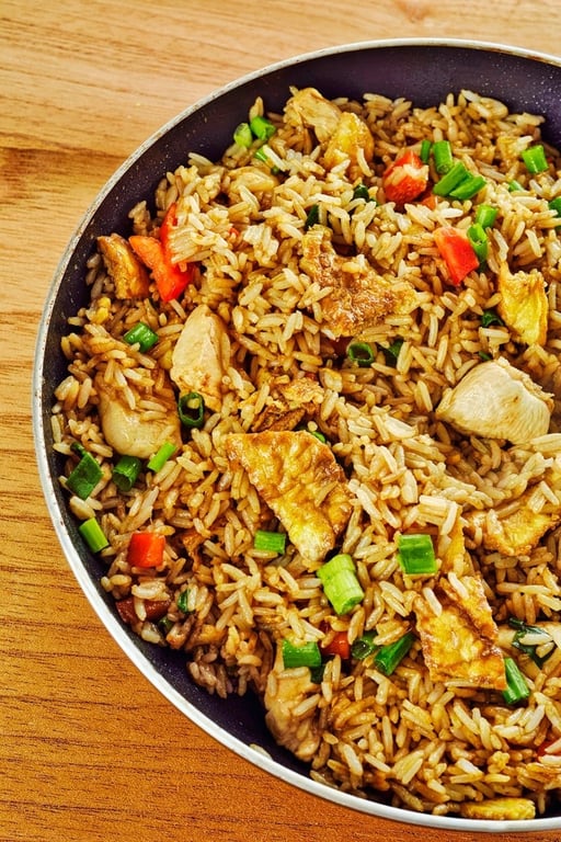 Arroz Chaufa De Pollo (Peruvian Chicken Fried Rice)