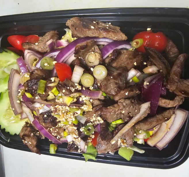 Sliced Grilled Beef Salad