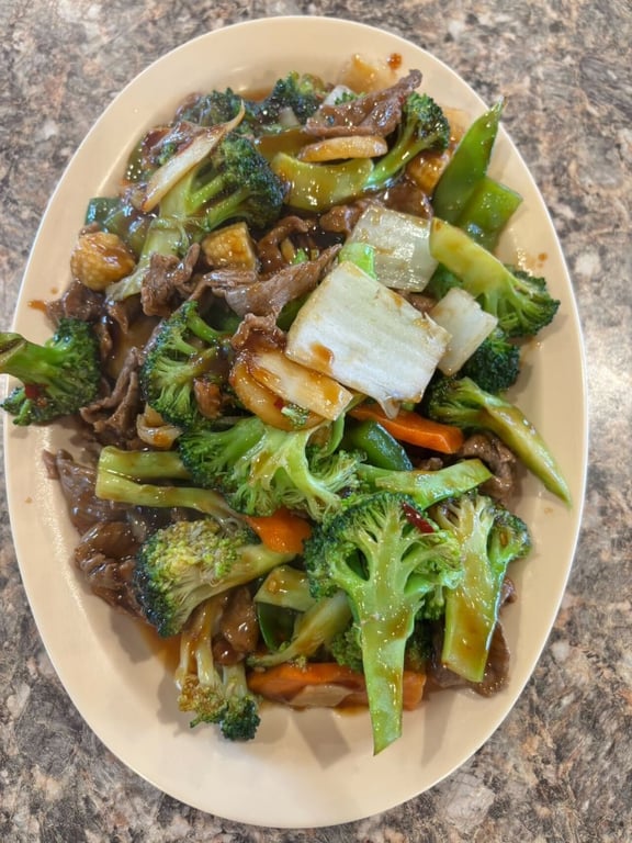 S14. 鱼香牛 Garlic Sauce w. Beef