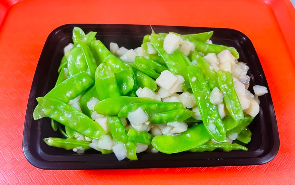 127. Snow Peas with Water Chestnuts