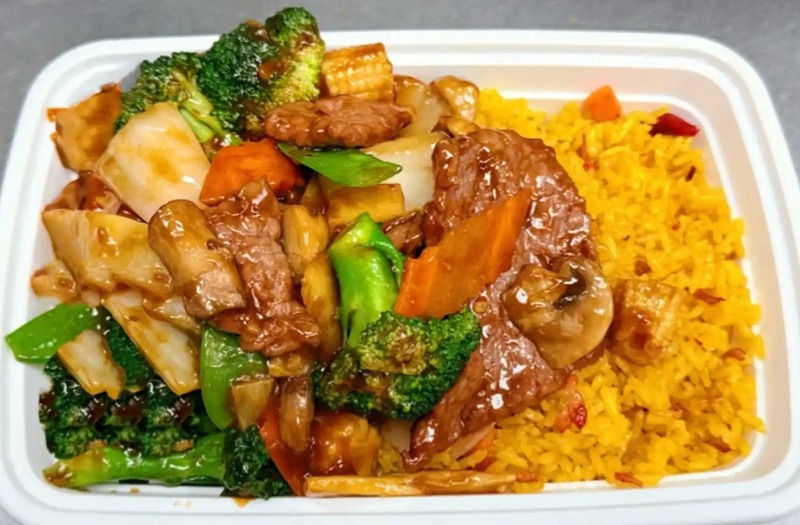 C6. Beef w. Chinese Vegetable