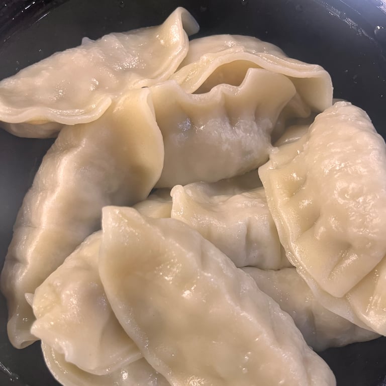 A-5. 蒸饺 Steamed Pork Dumplings (8 pcs)