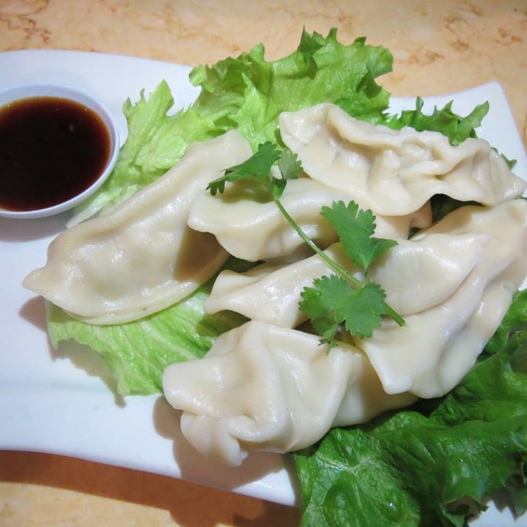 Steamed Dumplings (6 pcs)