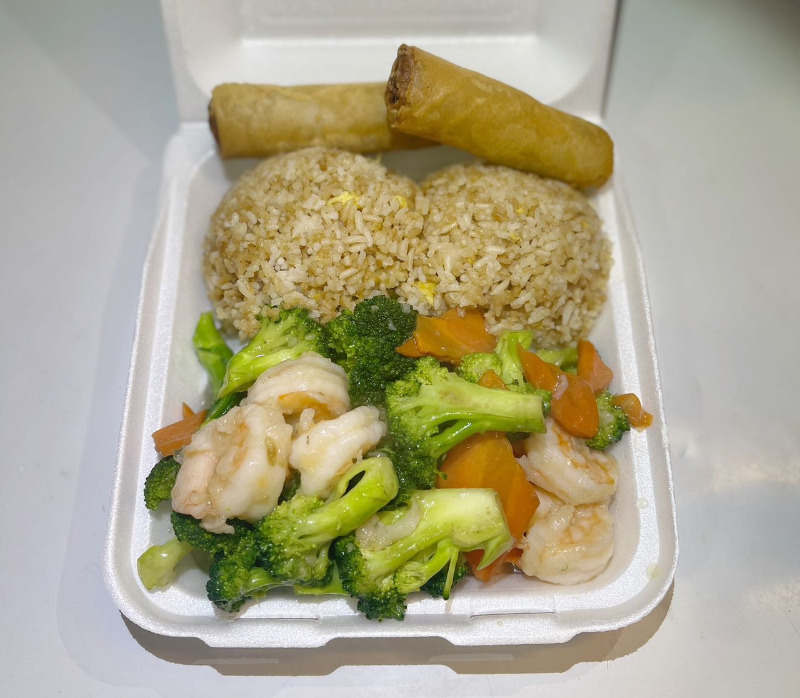 C22. Shrimp with Broccoli