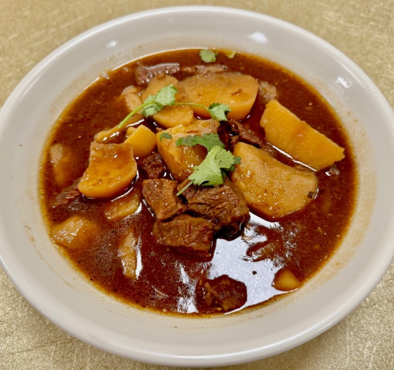 Stewed Beef Brisket w. Potato 牛肉炖土豆