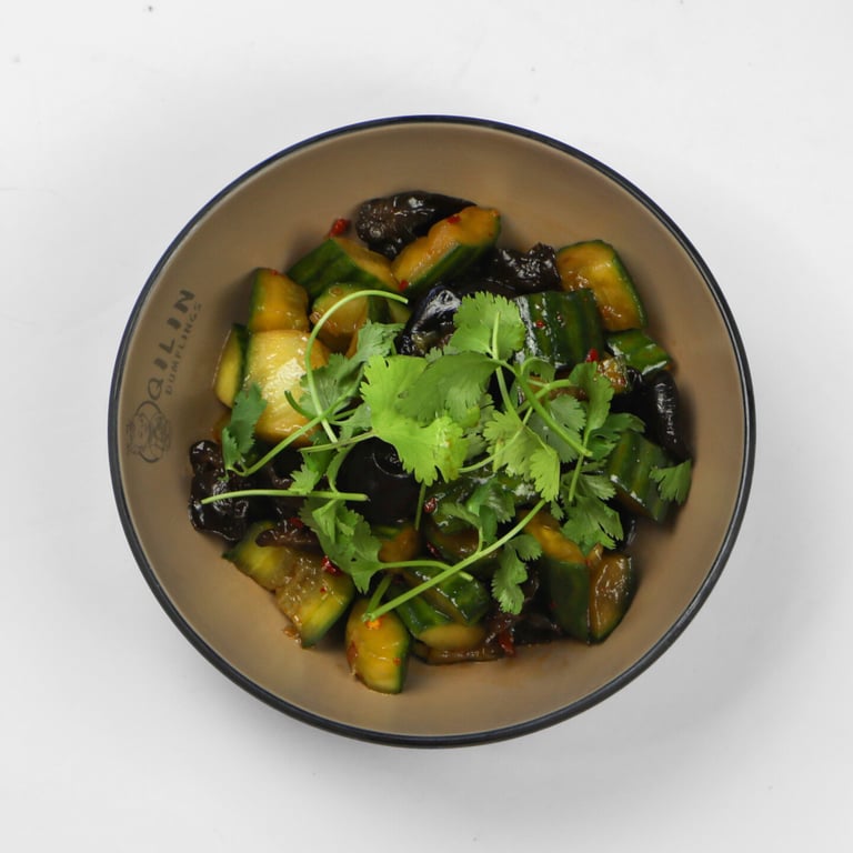 凉拌拍黄瓜 Cucumber Salad