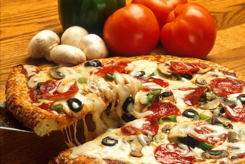 Deluxe Pizza