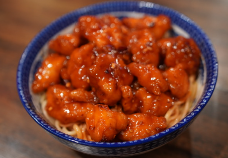 General Tso's Chicken Stirred Noodles<br>左宗鸡拌面