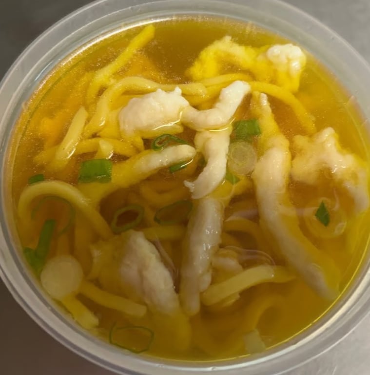 鸡面汤 <br> Chicken Noodle Soup