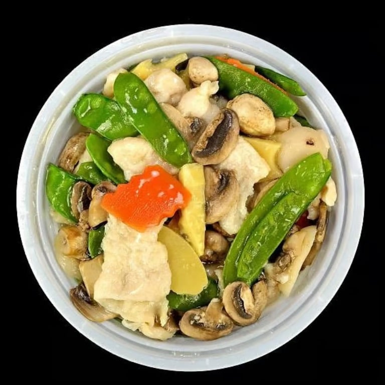 C 9. Moo Goo Gai Pan Combo