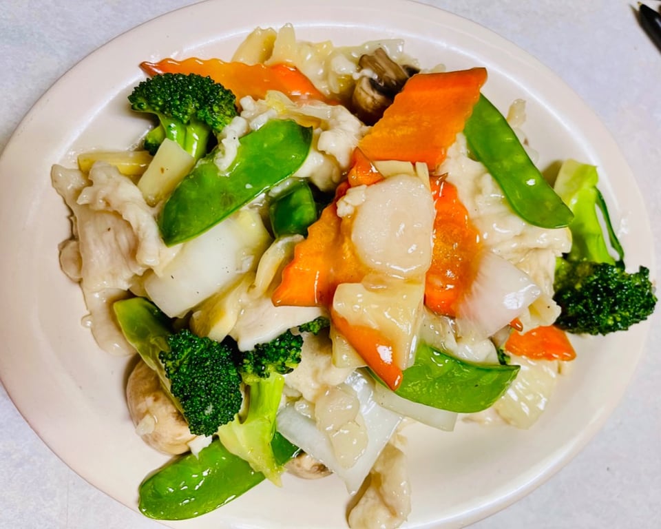 35. Chicken w. Mixed Vegetable