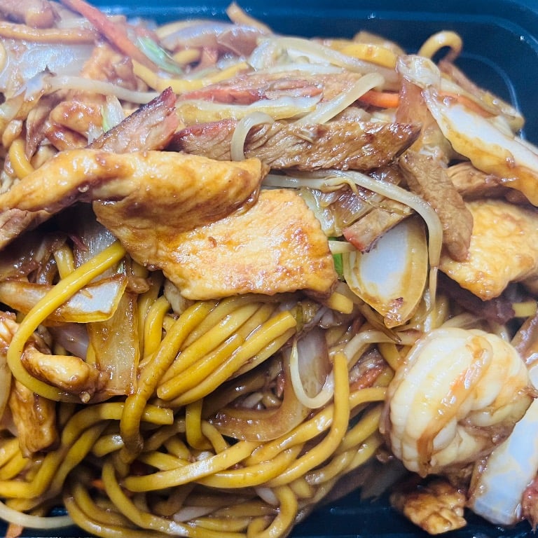 Q6. 什锦捞面<br>Combination Lo Mein