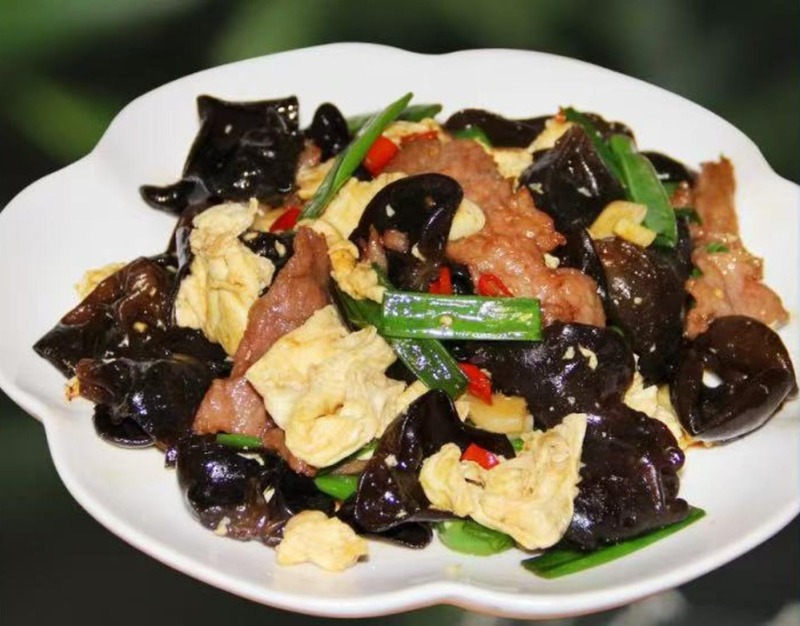 Scrambled Eggs, Wood Ear Mushrooms w.Beef