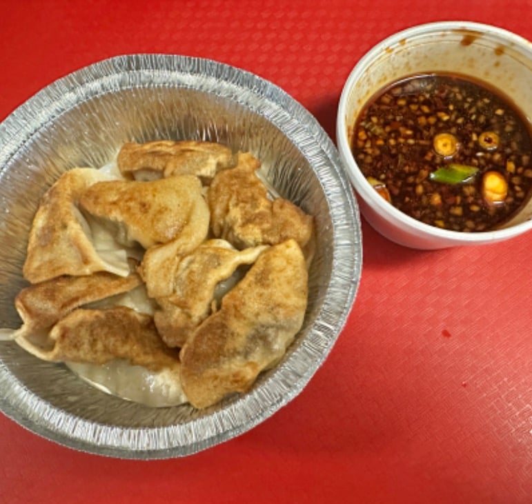 15. Fried Dumplings (8) 锅贴