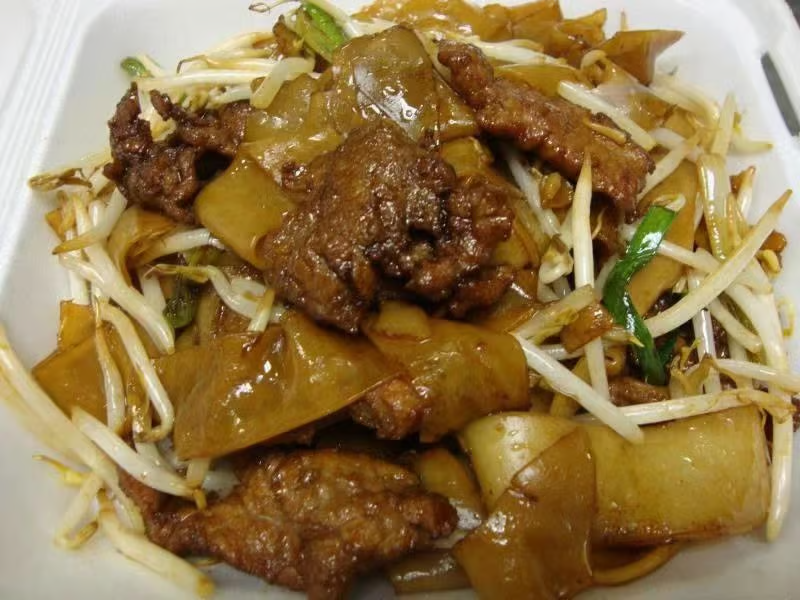 47. Beef Chow Fun