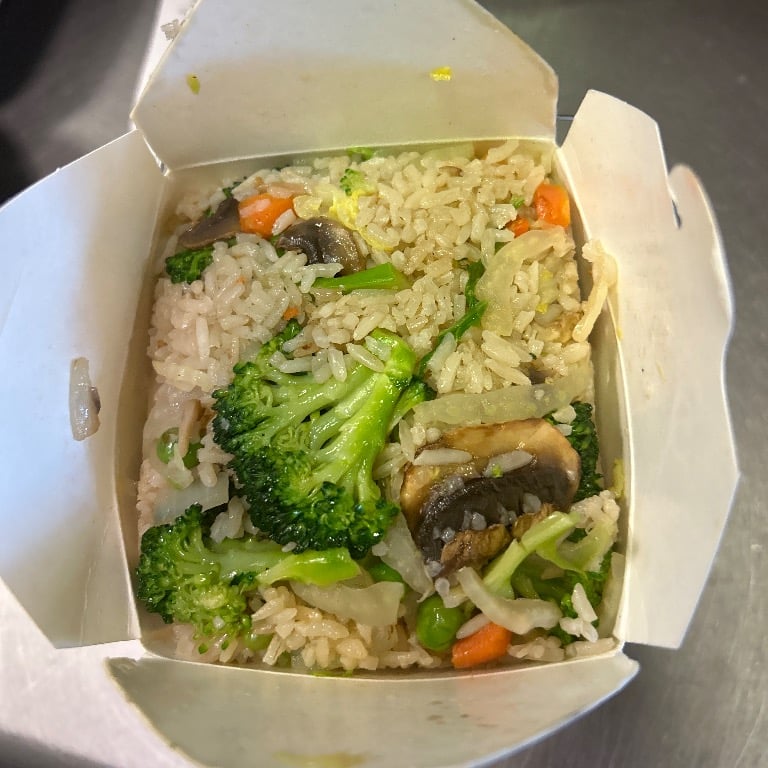 菜炒饭<br>28. Vegetable Fried Rice