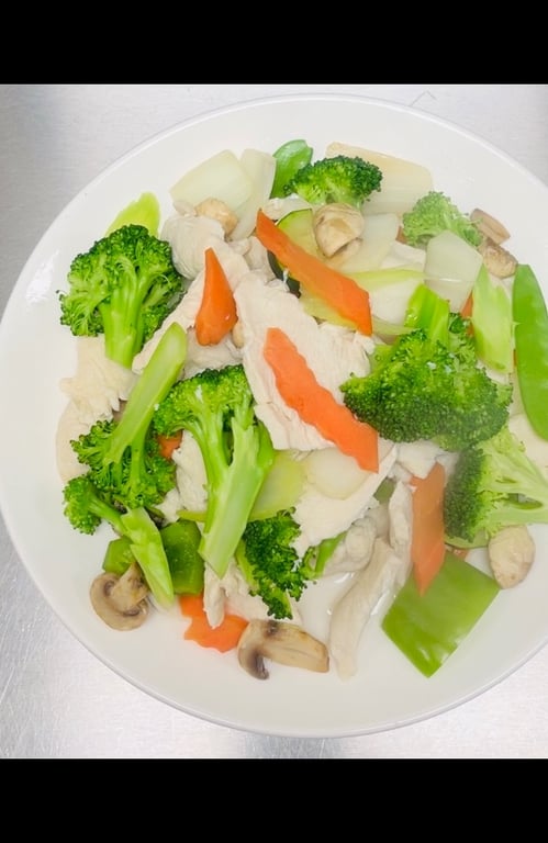 Steamed Chicken with Mixed Vegetables 水煮杂菜鸡