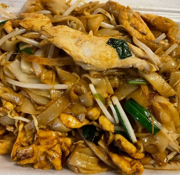 CN6. Chicken Chow Fun 鸡炒粉