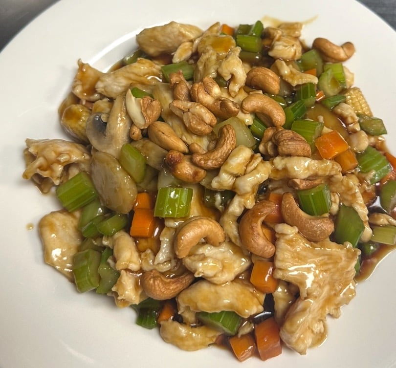 77. Chicken w. Cashew Nuts