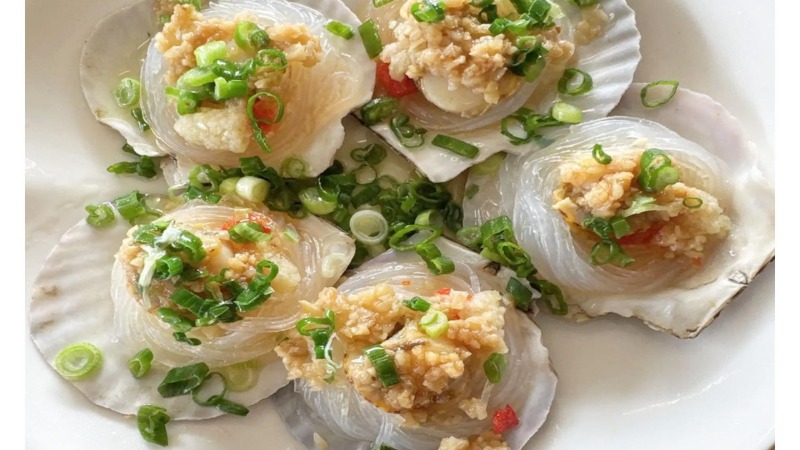 Steamed Scallop w. Garlic