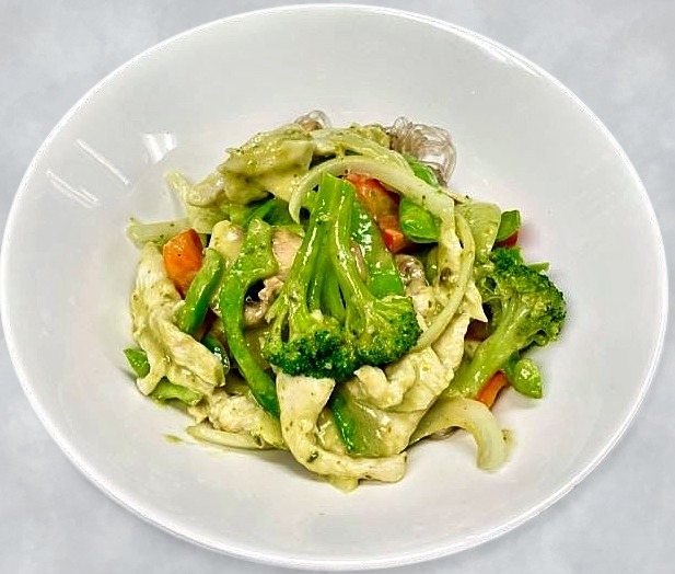 D20. Thai Green Curry Chicken