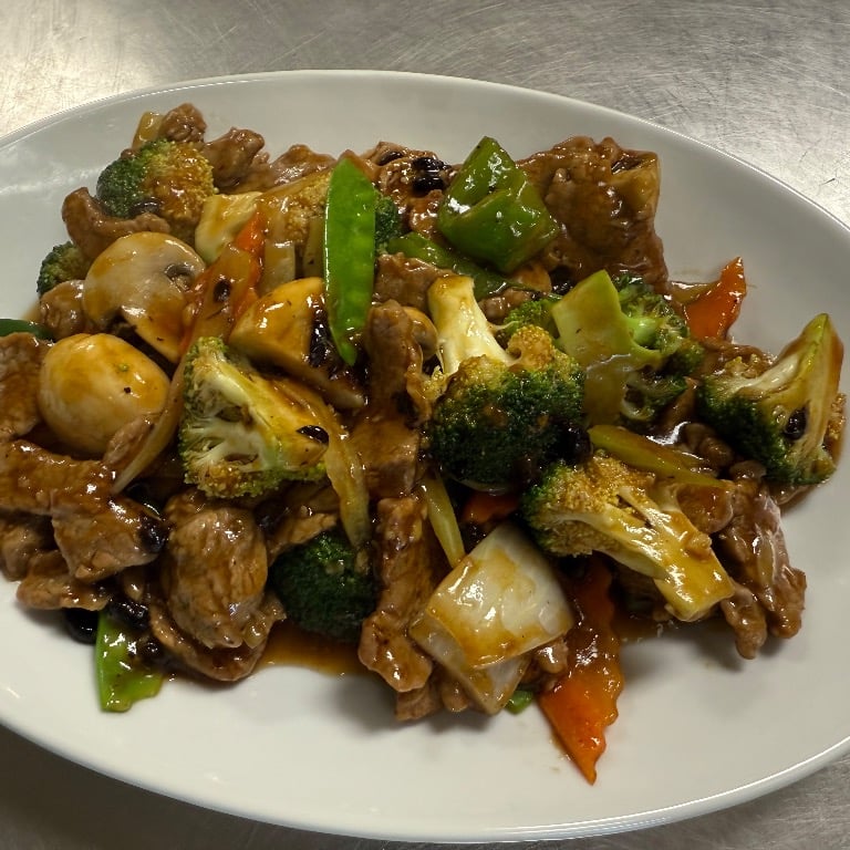 B4. Hunan Beef
