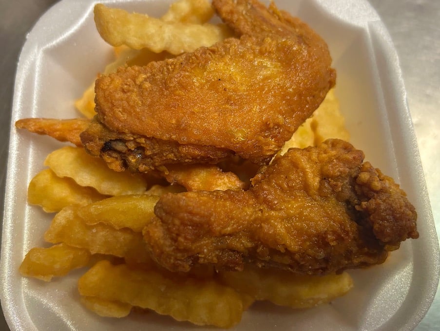 Kid‘s Chicken Wing (2pc）with French Fries