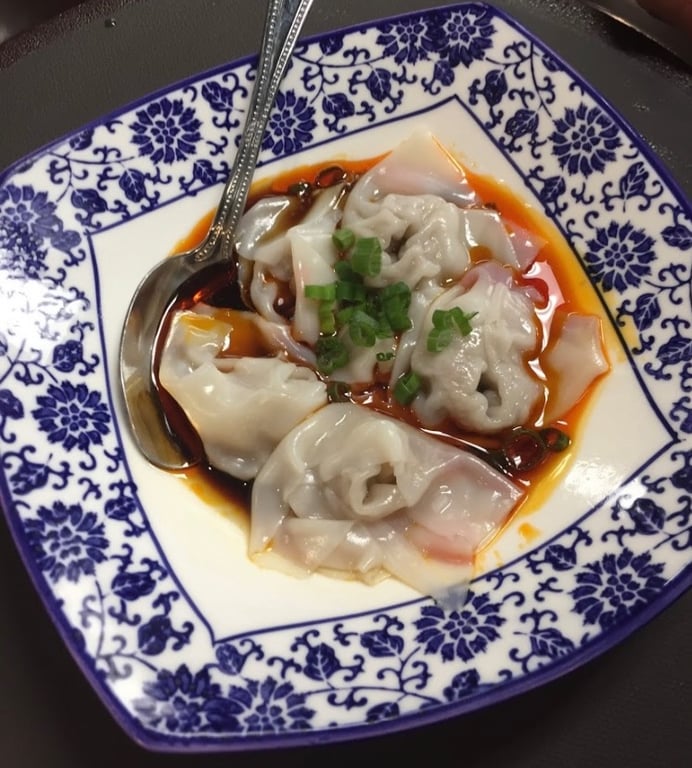 14. Wonton in Red Chili Oil 红油抄手