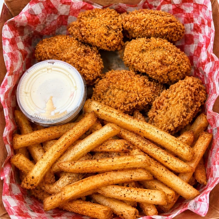 Fried Oyster Basket (5) 炸牡蛎篮