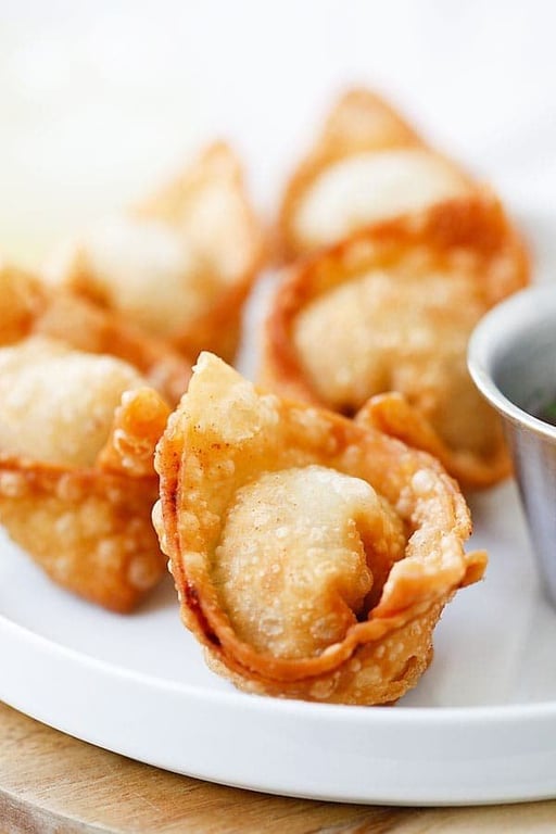 A4. Fried Wontons  (6)  炸云吞