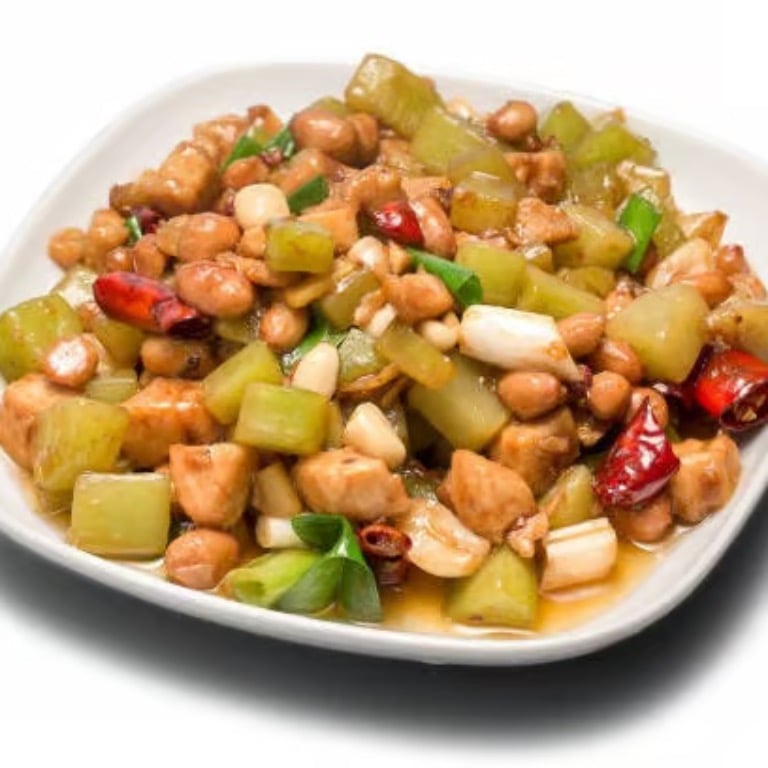 宫保花生鸡  <br> Kung Bo Chicken (w. Peanuts)