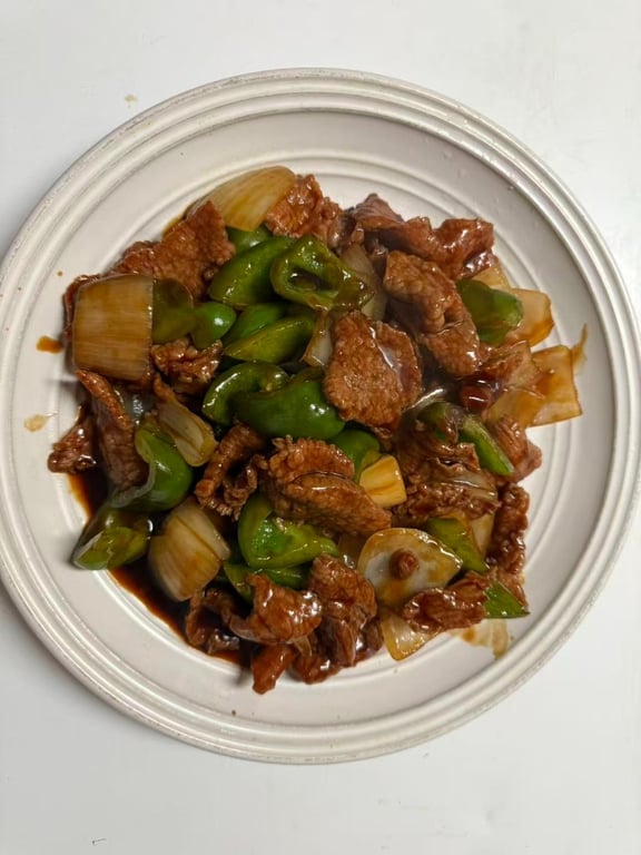 413. 青椒牛<br>Pepper Steak w. Onion