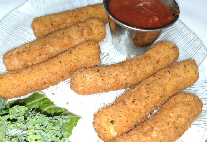 SAMS Ristorante & Pizzeria MOZZARELLA CHEESE STICKS ANTIPASTI