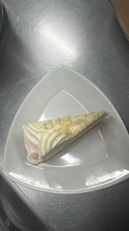 Strawberry Lace Cheese Cake