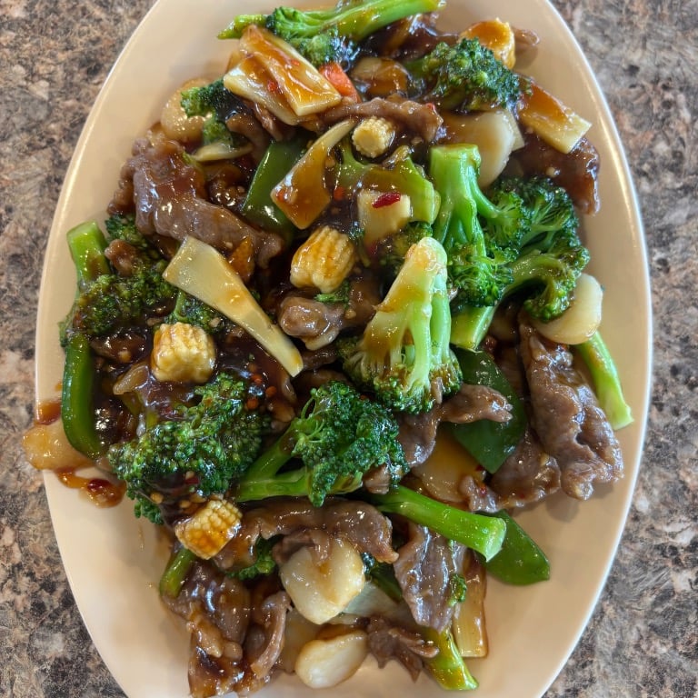 S14. 鱼香牛 Garlic Sauce w. Beef