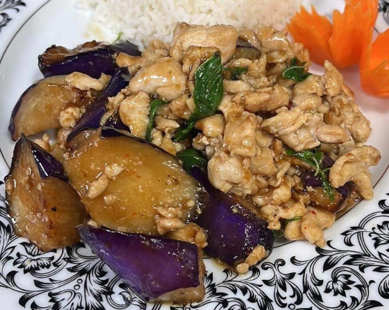 MD10. Thai Eggplant Basil Chicken
