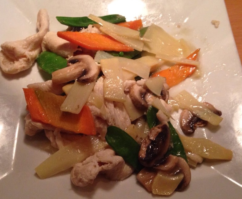 34. Moo Goo Gai Pan 蘑菇鸡片