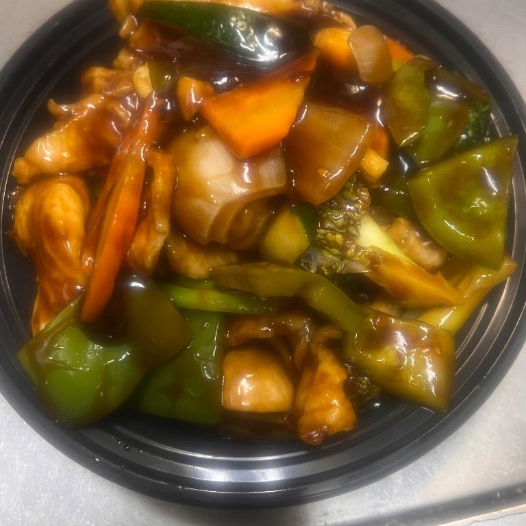 C 7. Chicken w. Garlic Sauce