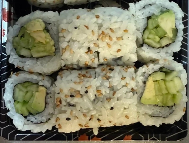B4. Avocado Cucumber Roll (8 pcs)
