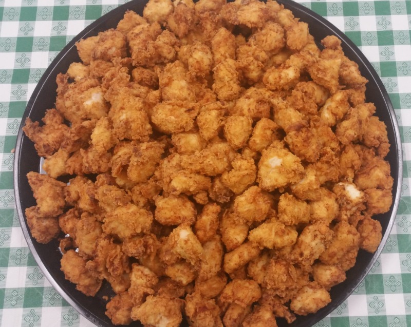 (6) Buttermilk CHICKEN BITES w/ Choice Of Side