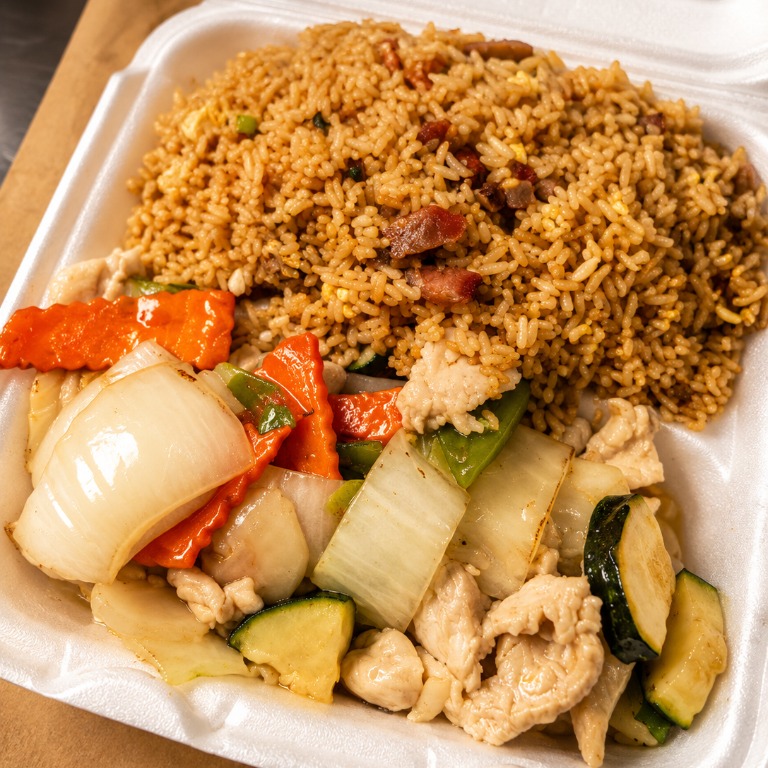 L1. Moo Goo Gai Pan 蘑菇鸡片