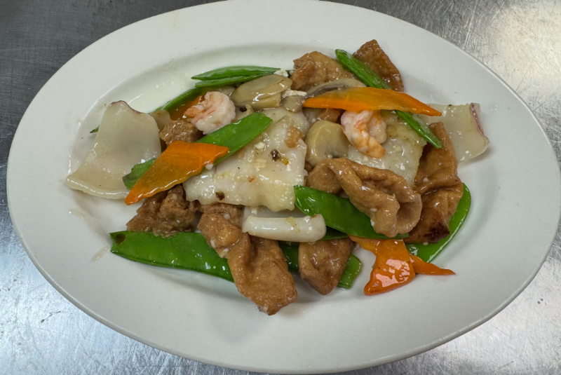 L4. Shrimp, Fish Fillet, Squid Sautéed with Tofu