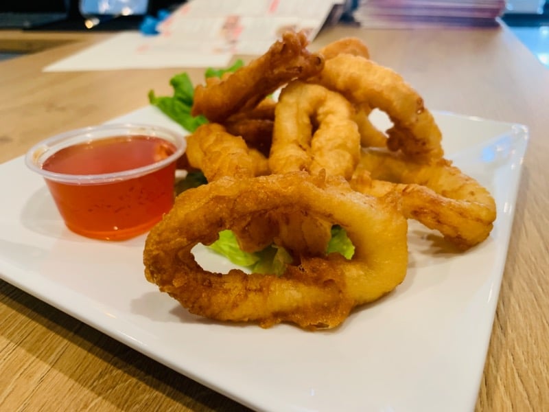 Fried Calamari (หมึกทอด)