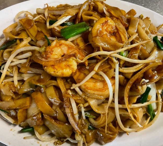 CN5. Jumbo Shrimp Chow Fun 大虾炒粉